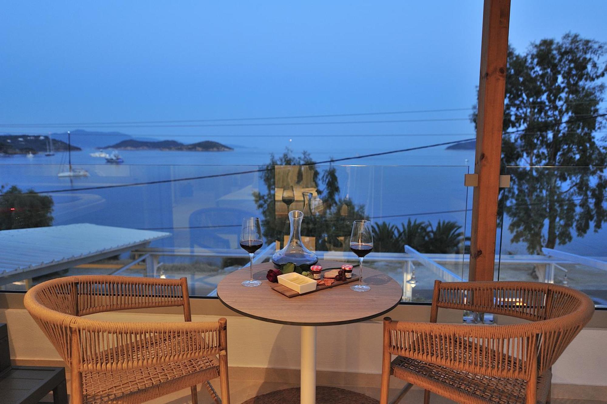 Salty Wave Suites Σκιάθος Πόλη Εξωτερικό φωτογραφία