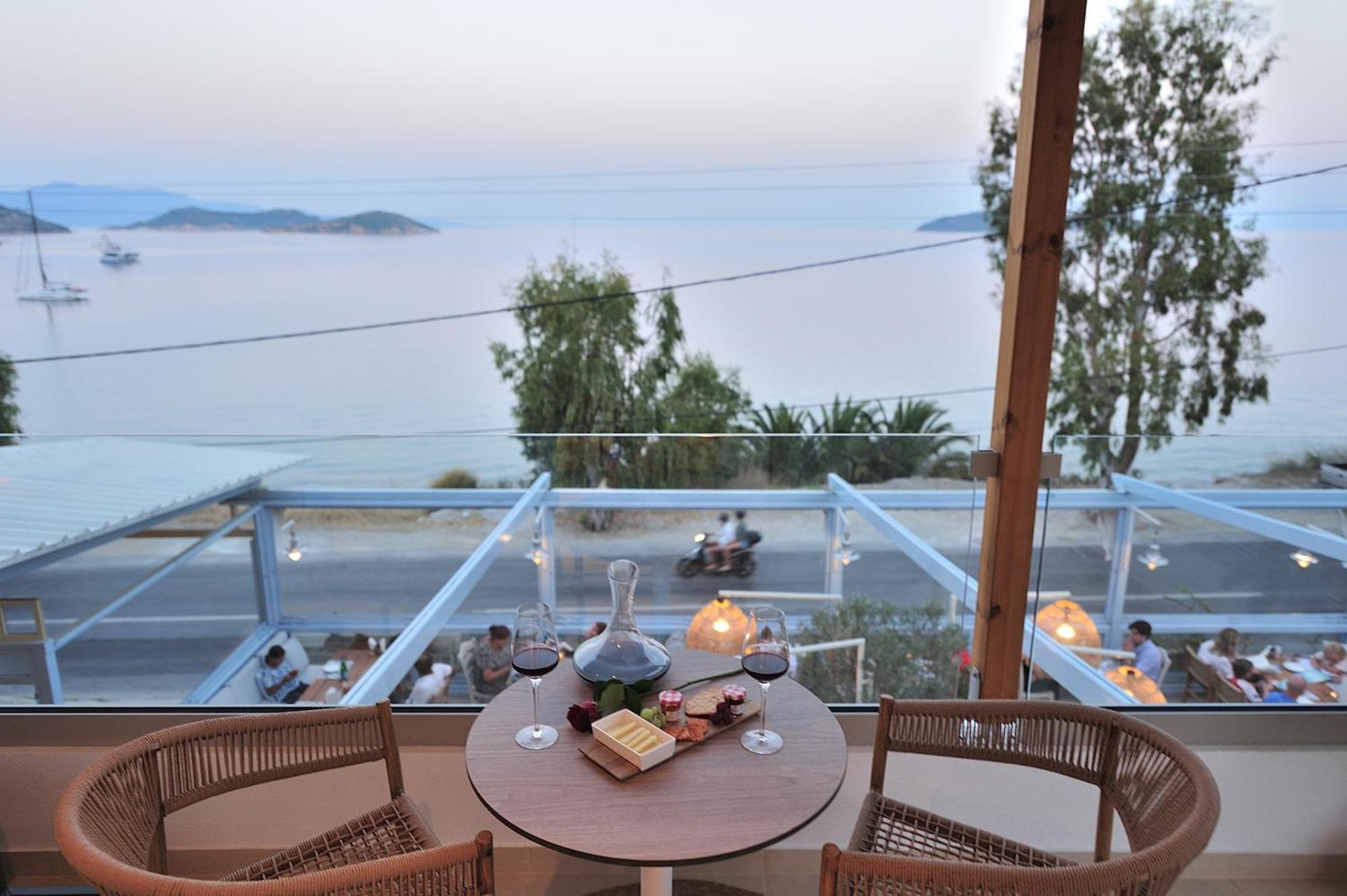 Salty Wave Suites Σκιάθος Πόλη Εξωτερικό φωτογραφία